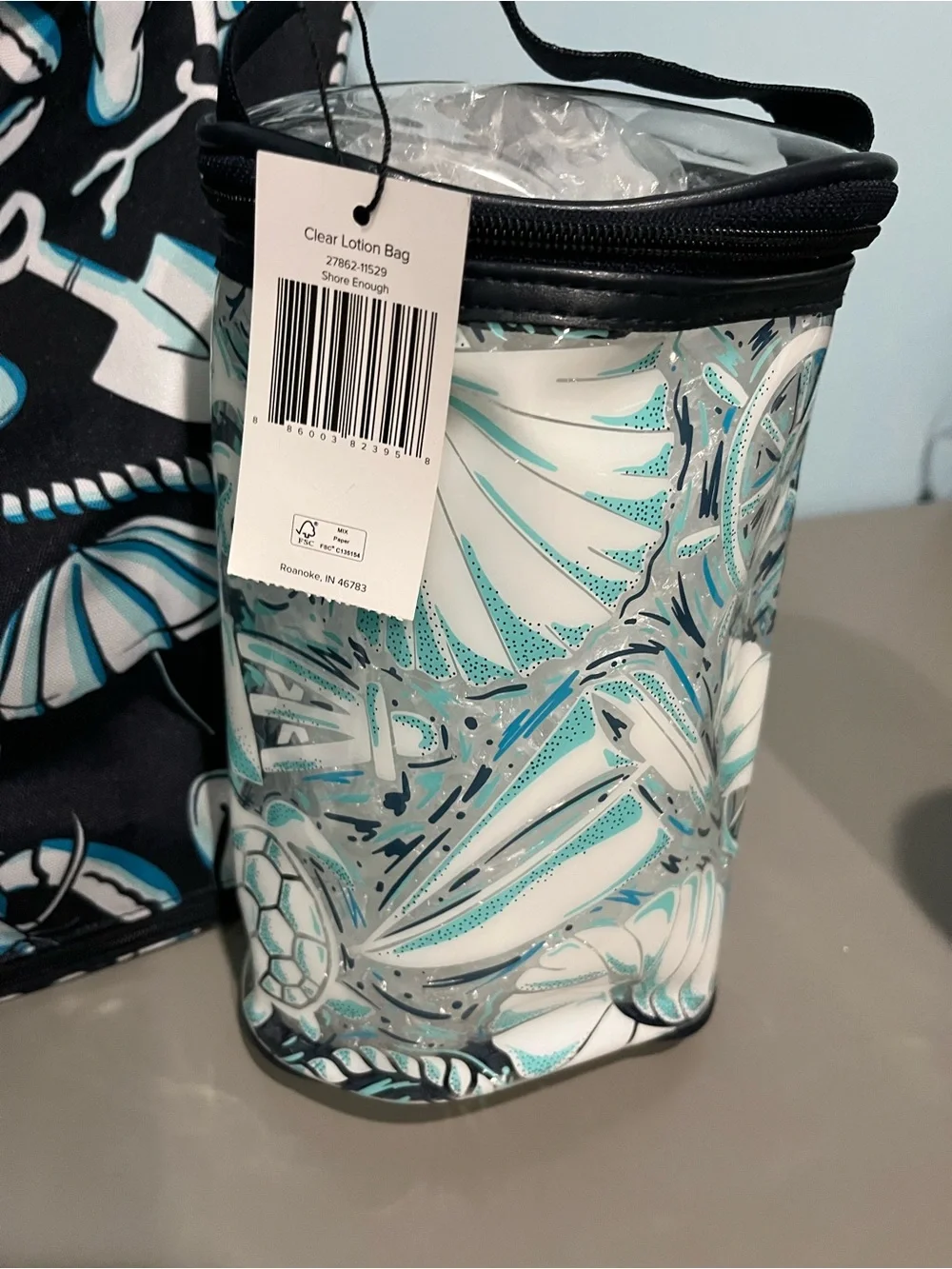 NWT Vera Bradley Shore Enough Tote & Accessory Set
